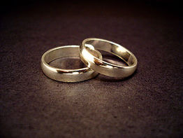 Ring exchange and vows elope ceremony